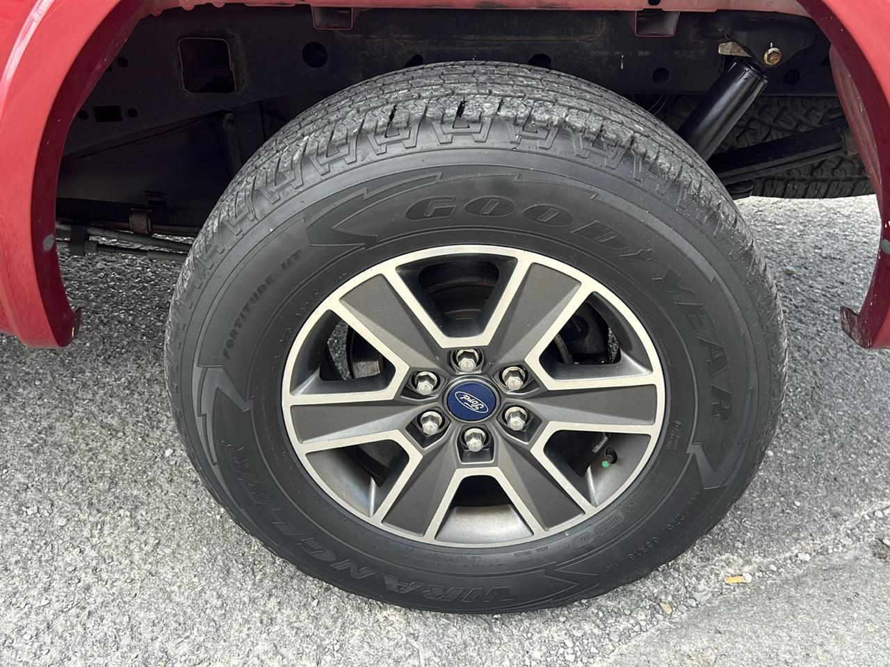 Ford F-150 4WD SuperCrew 150" XLT 2017