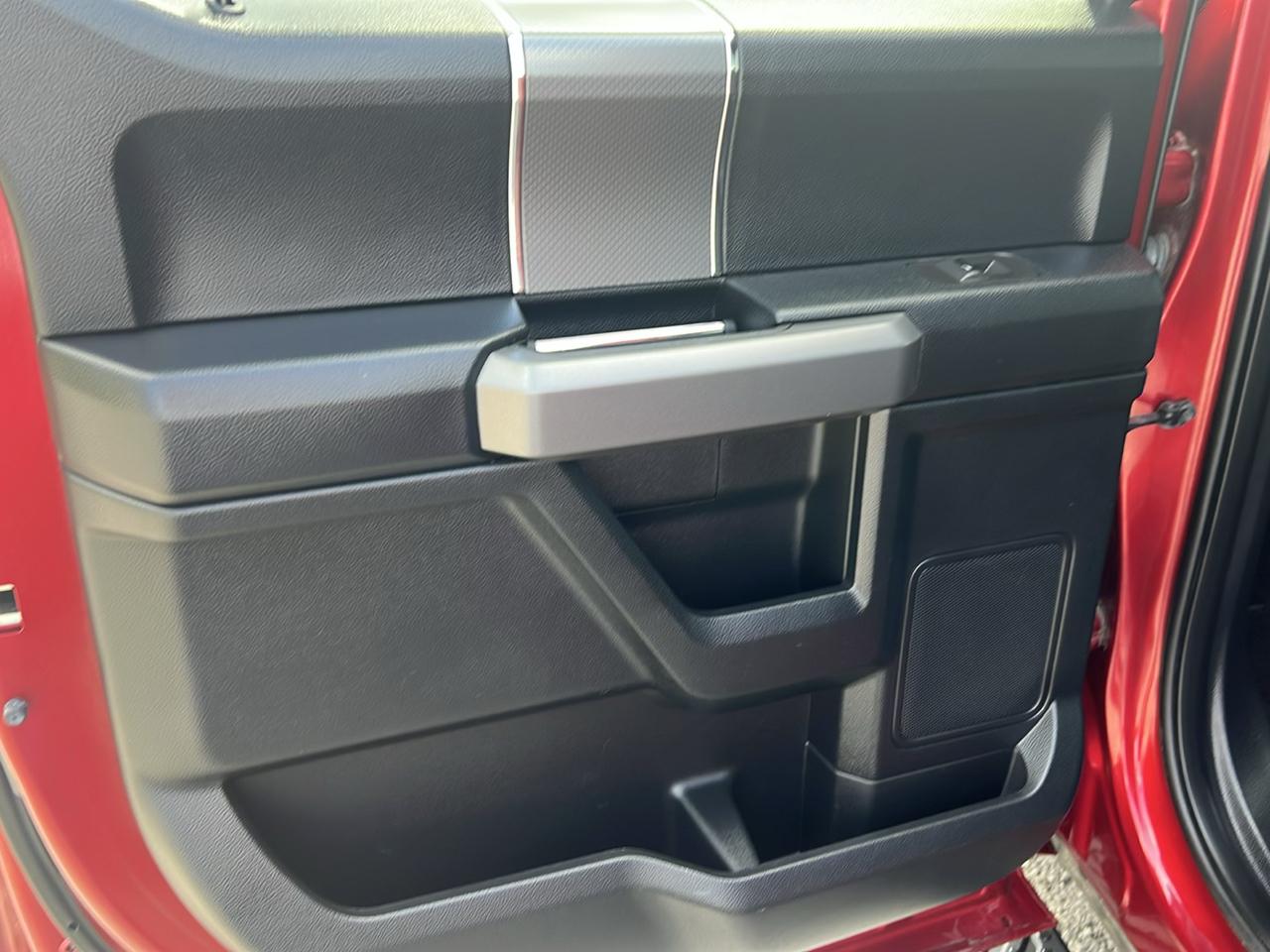 Ford F-150 4WD SuperCrew 150" XLT 2017