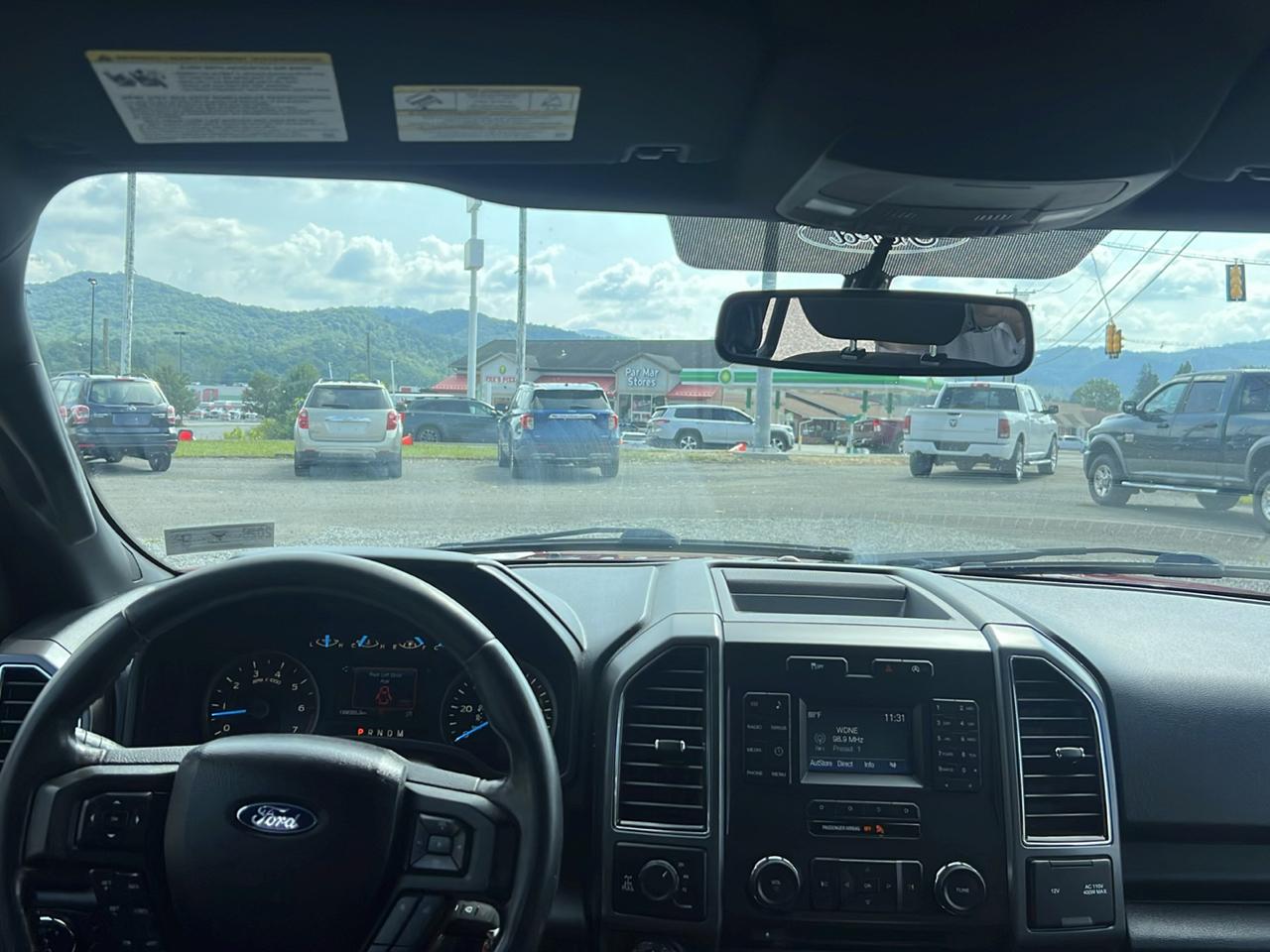 Ford F-150 4WD SuperCrew 150" XLT 2017
