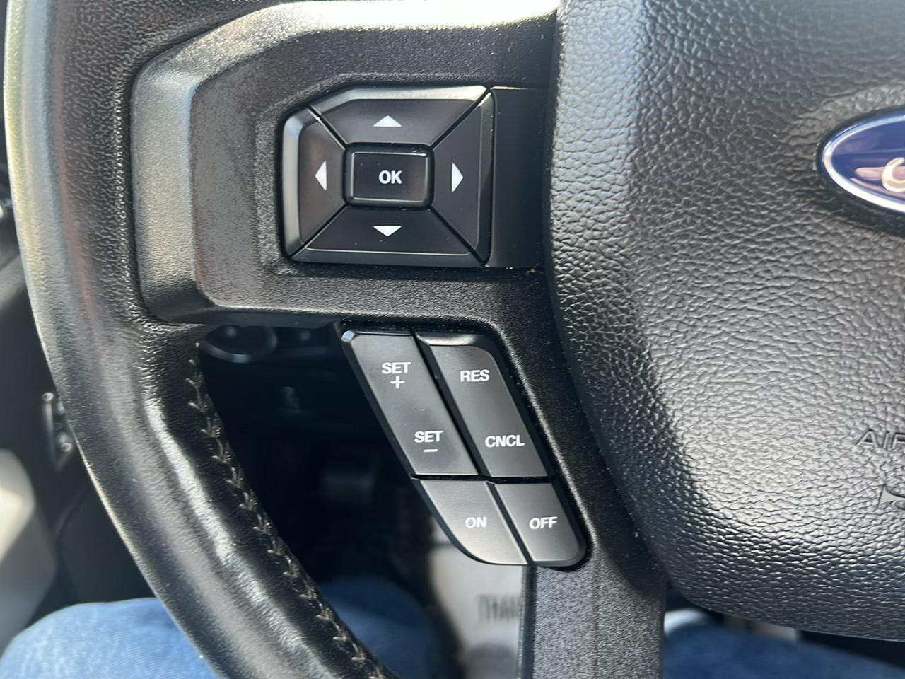 Ford F-150 4WD SuperCrew 150" XLT 2017