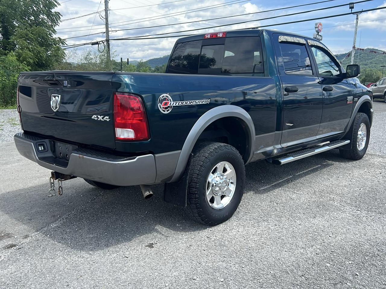 RAM 2500 4WD Crew Cab 149" Outdoorsman 2011