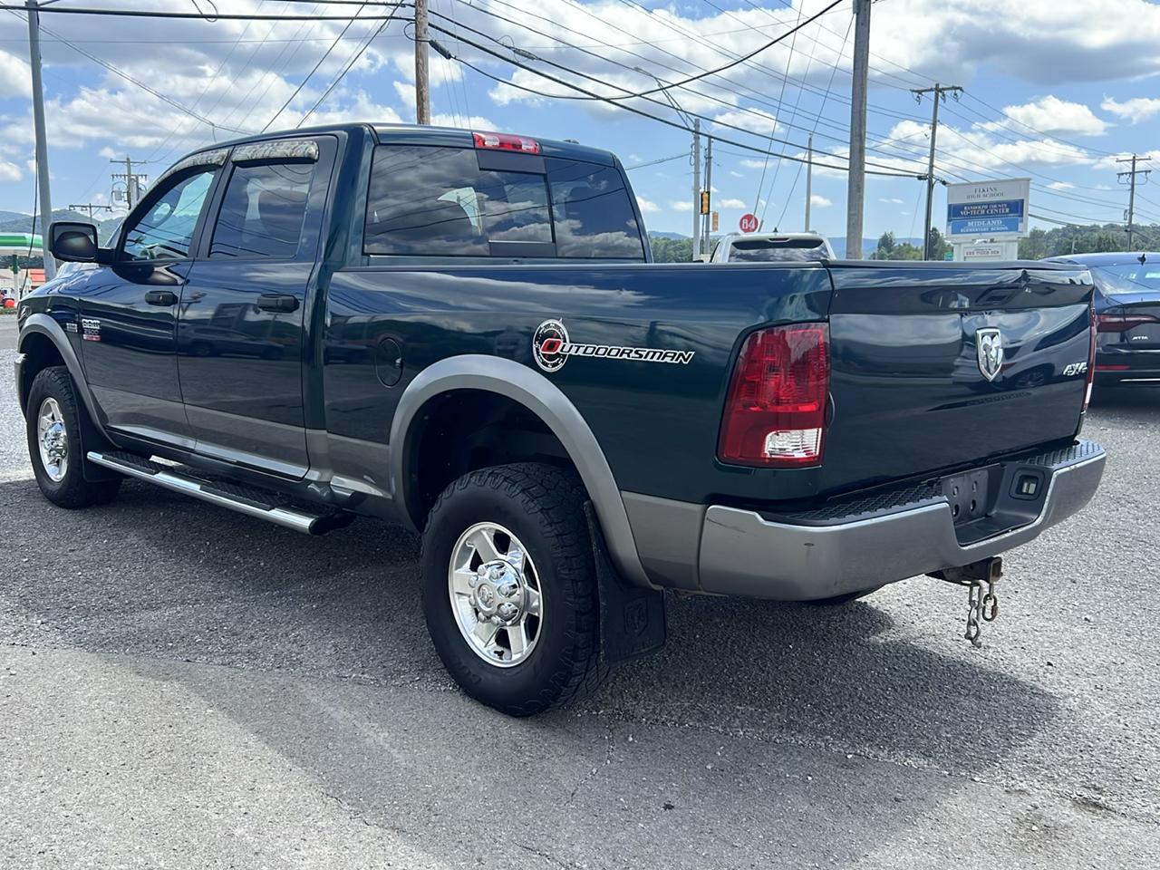 RAM 2500 4WD Crew Cab 149" Outdoorsman 2011