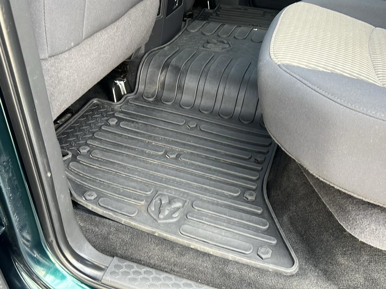 RAM 2500 4WD Crew Cab 149" Outdoorsman 2011