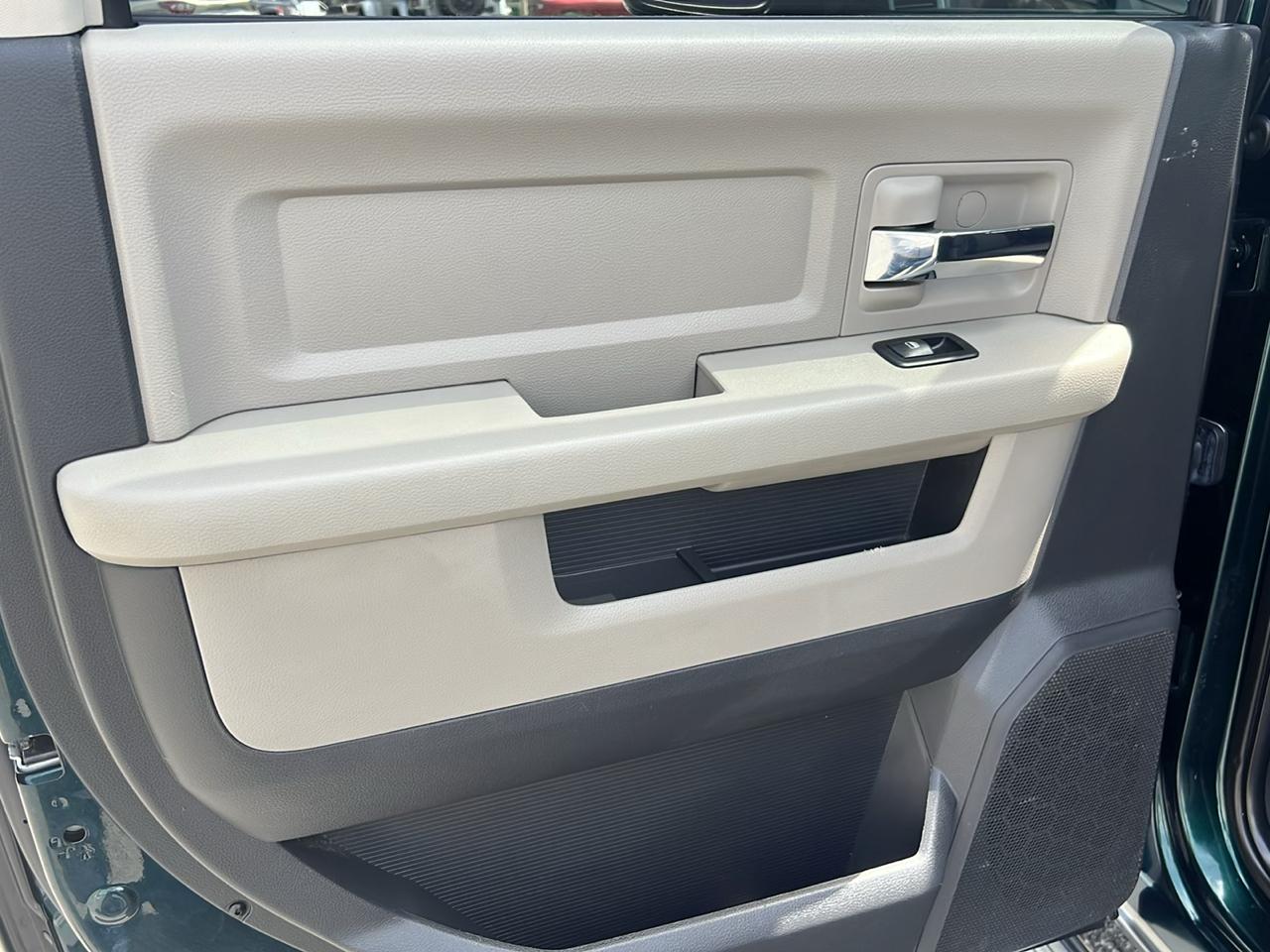 RAM 2500 4WD Crew Cab 149" Outdoorsman 2011