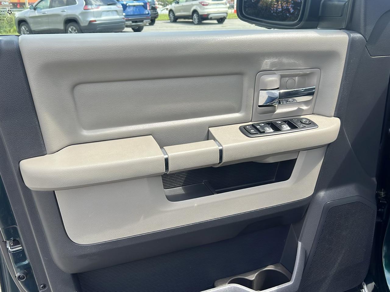 RAM 2500 4WD Crew Cab 149" Outdoorsman 2011
