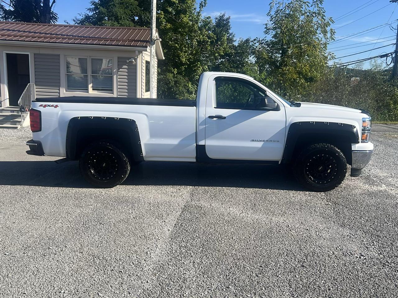 Chevrolet Silverado photo 2