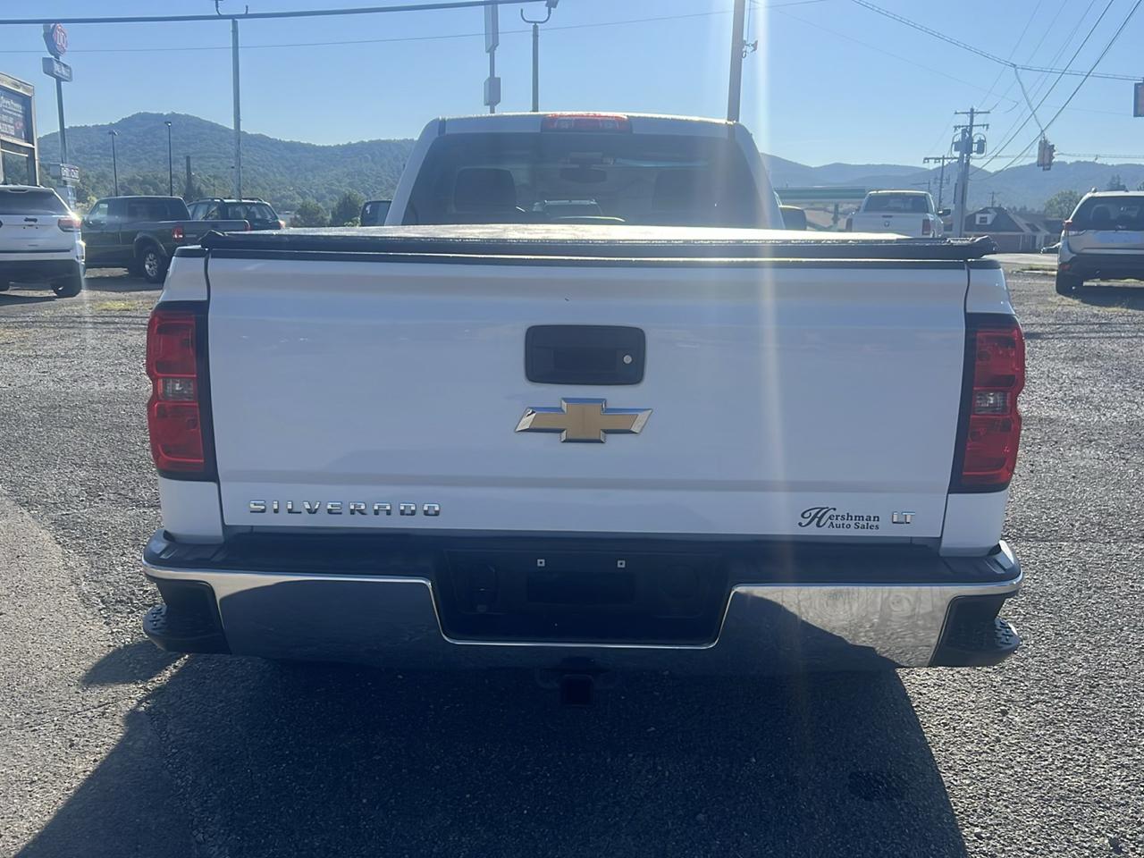 Chevrolet Silverado photo 4
