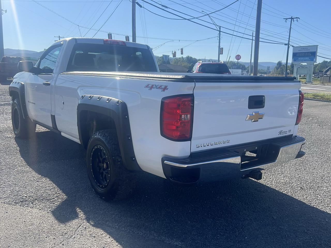Chevrolet Silverado photo 5