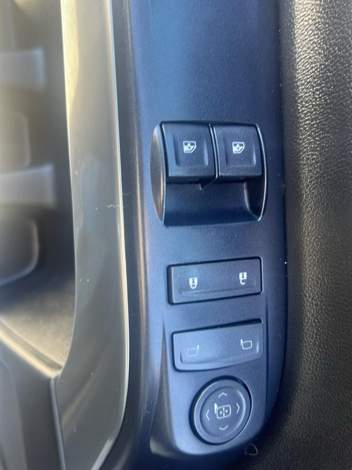Chevrolet Silverado photo 19
