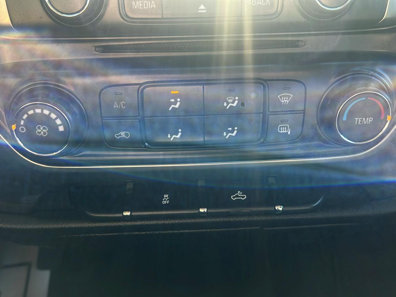 Chevrolet Silverado photo 28