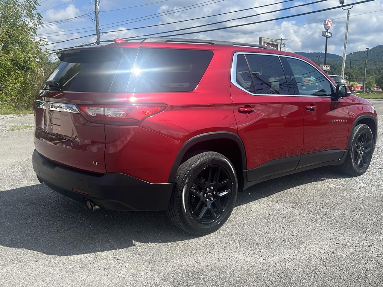 Chevrolet Traverse photo 3