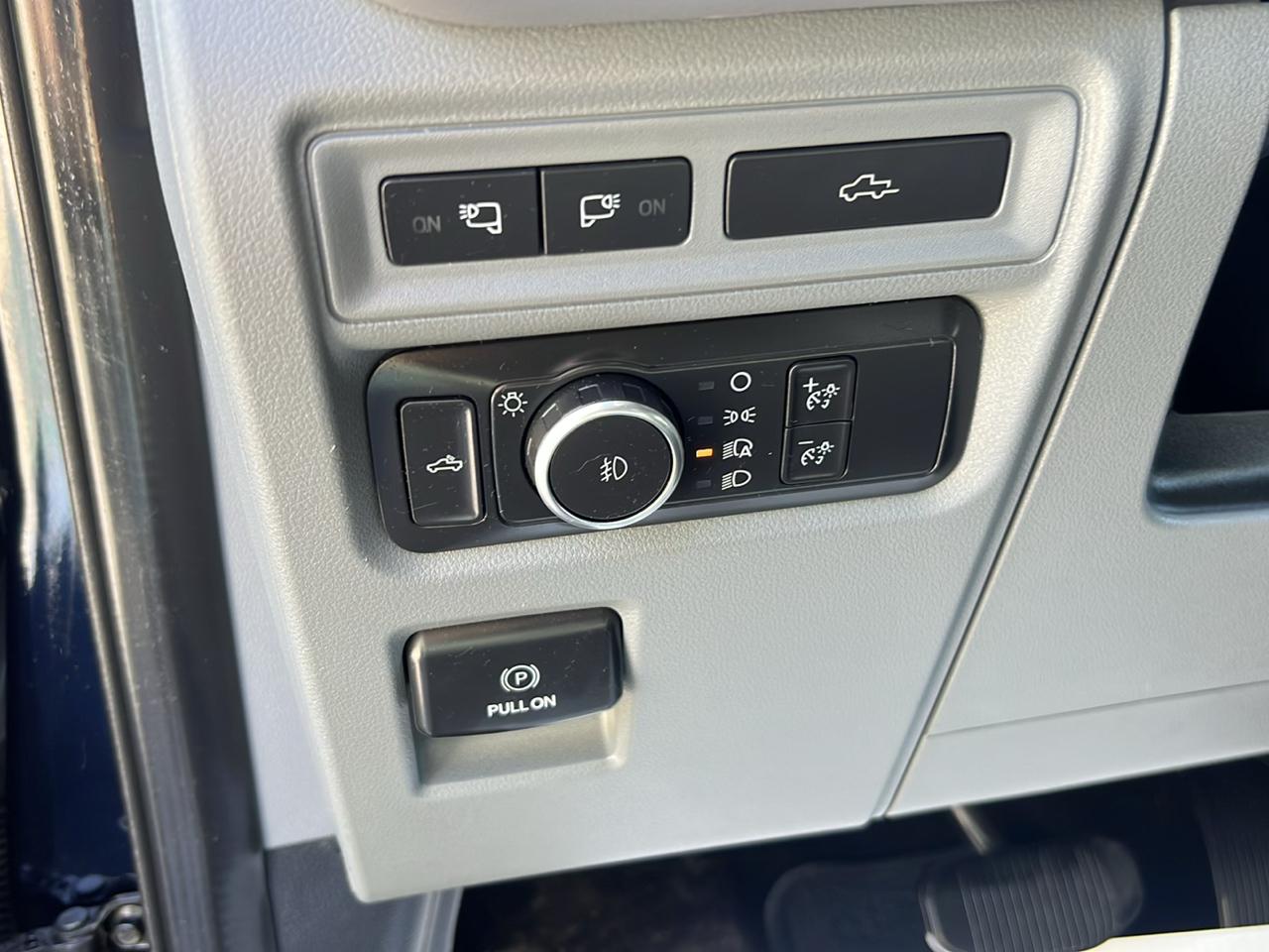 Ford F-150 photo 25