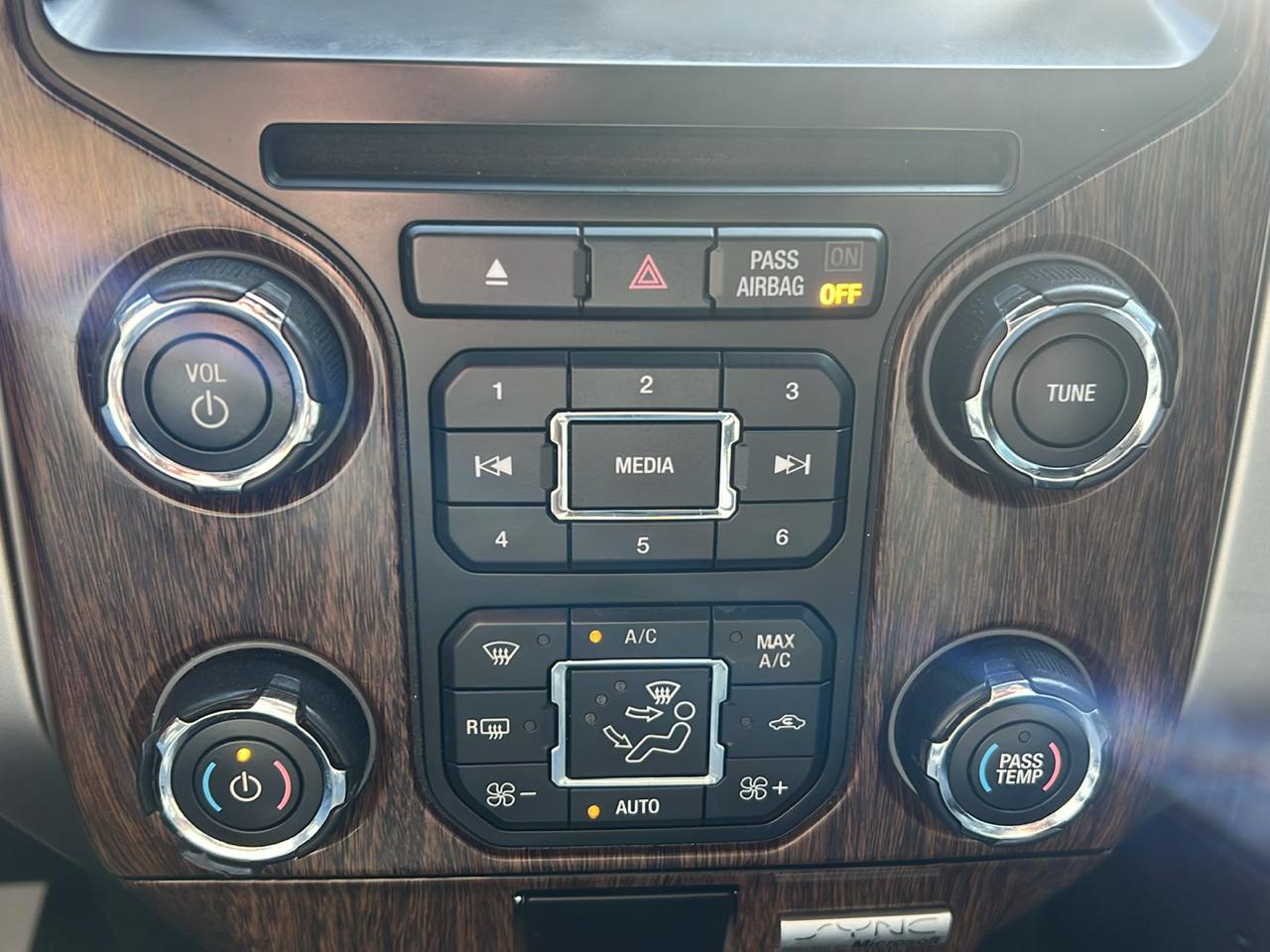 Ford F-150 4WD SuperCrew 145" King Ranch 2013