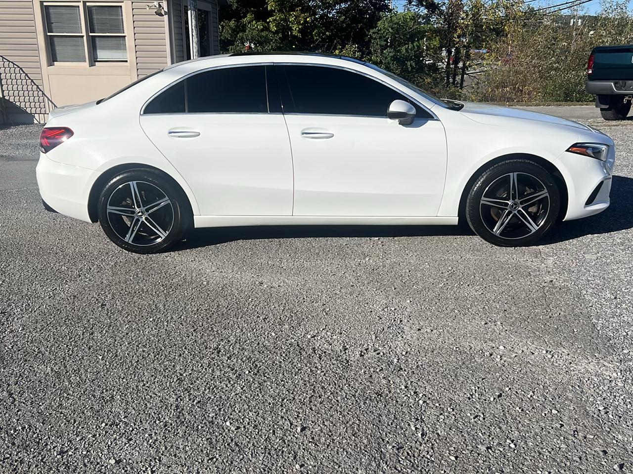 Mercedes-Benz A-Class photo 2