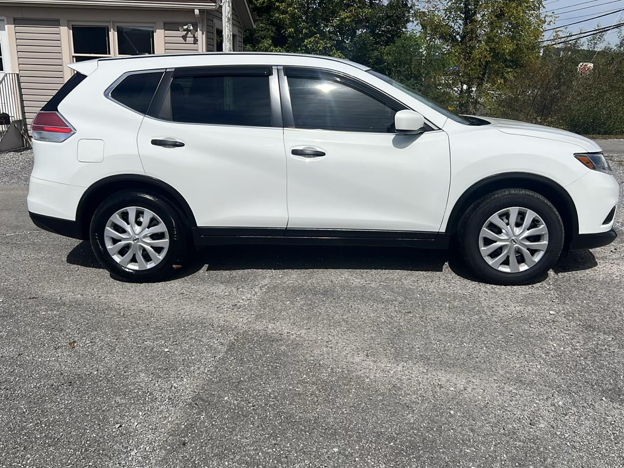 Nissan Rogue AWD 4dr SV 2016