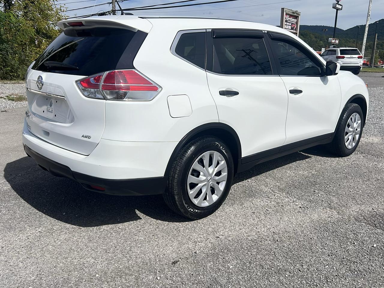 Nissan Rogue AWD 4dr SV 2016