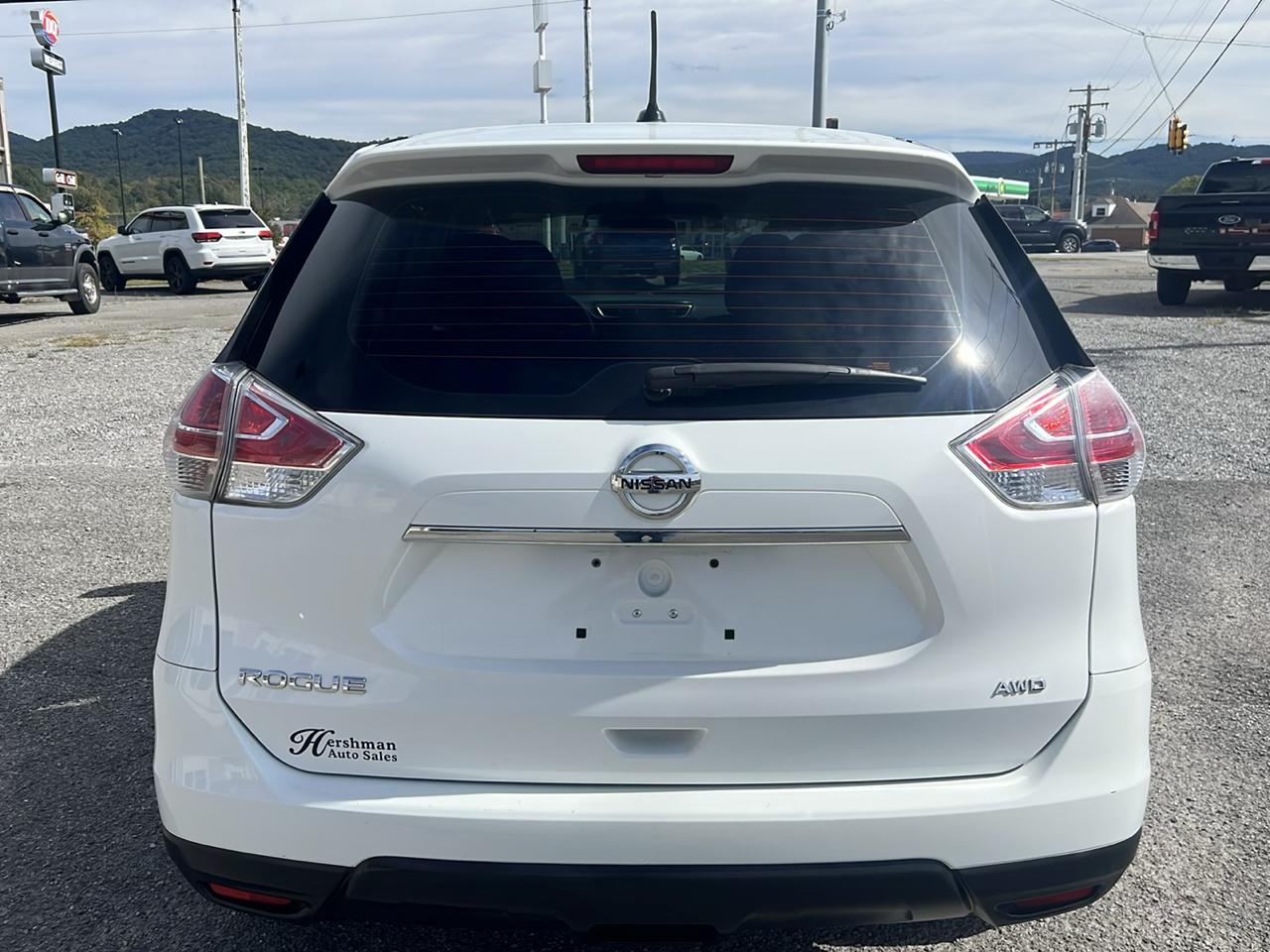Nissan Rogue AWD 4dr SV 2016