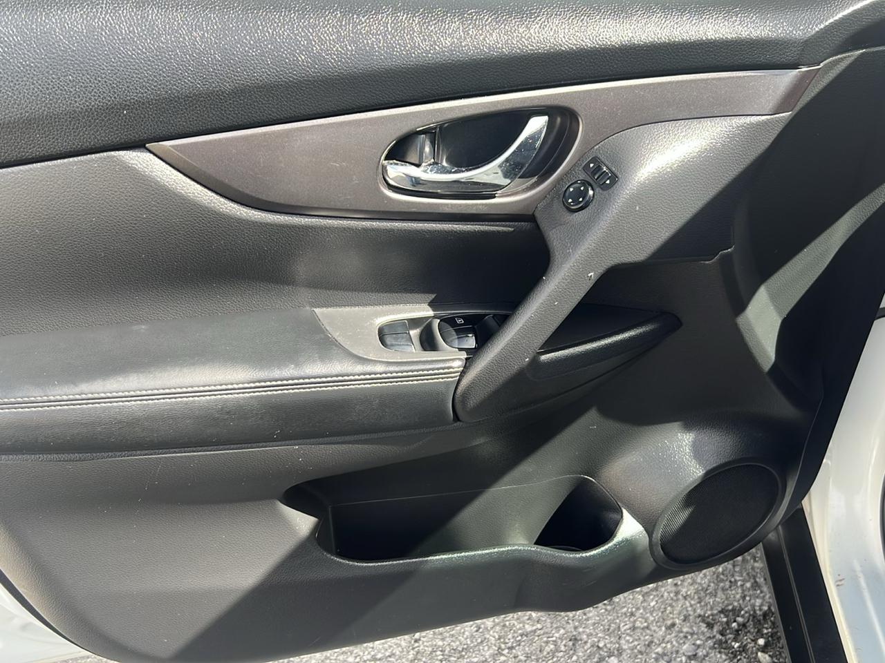 Nissan Rogue AWD 4dr SV 2016