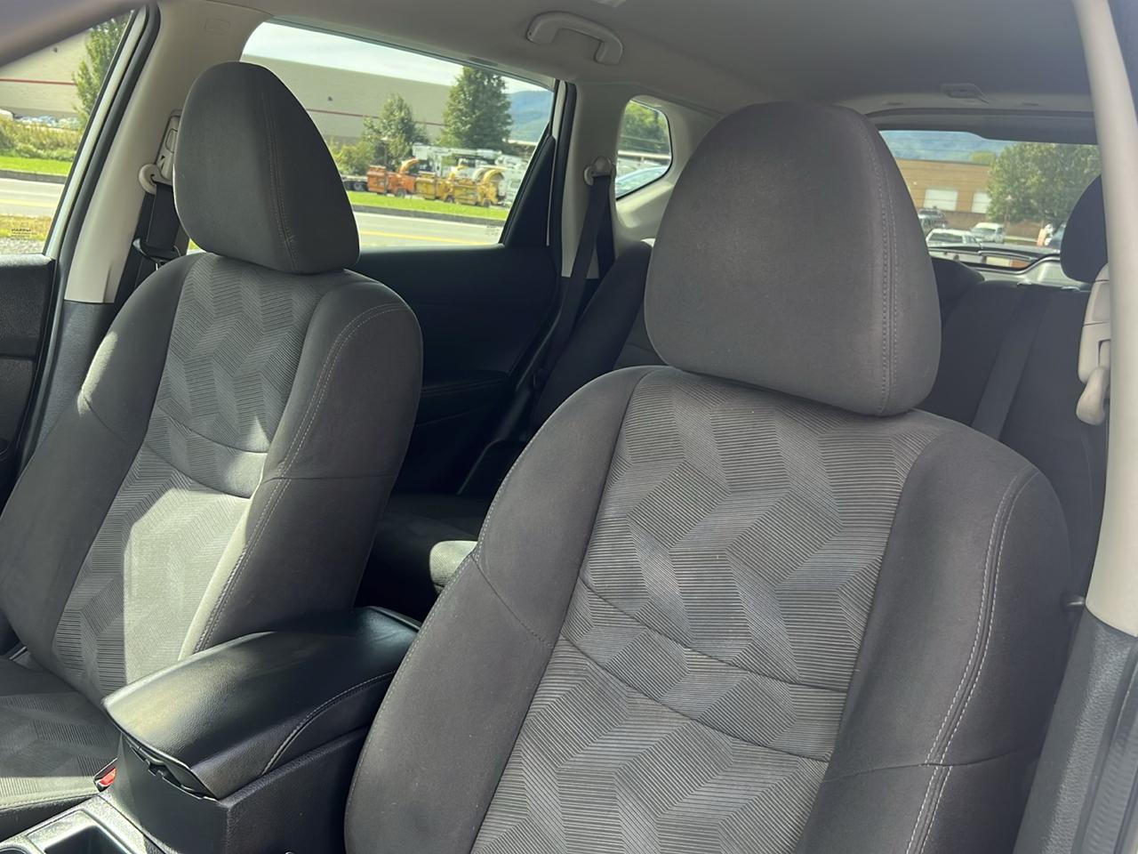 Nissan Rogue AWD 4dr SV 2016