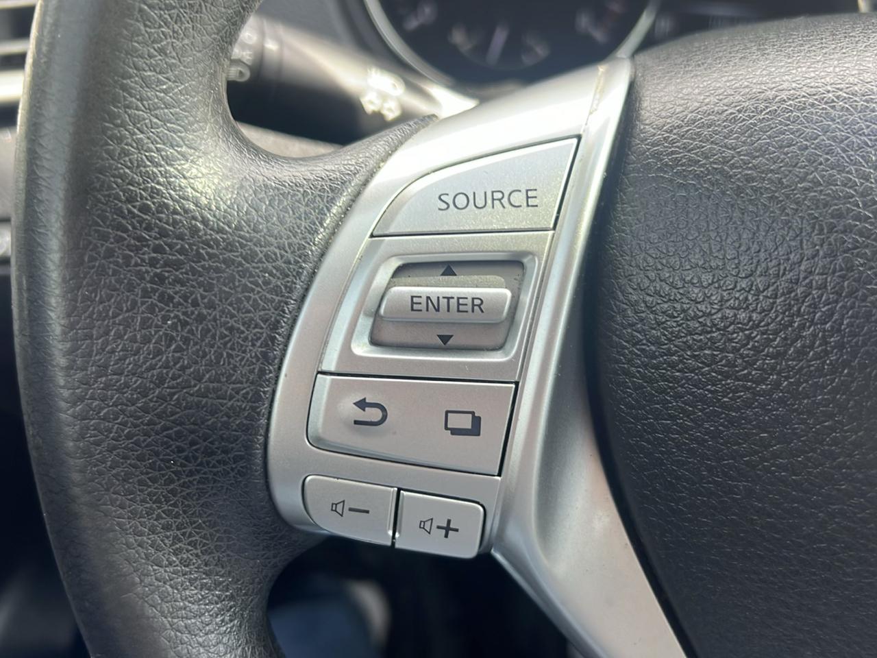 Nissan Rogue AWD 4dr SV 2016