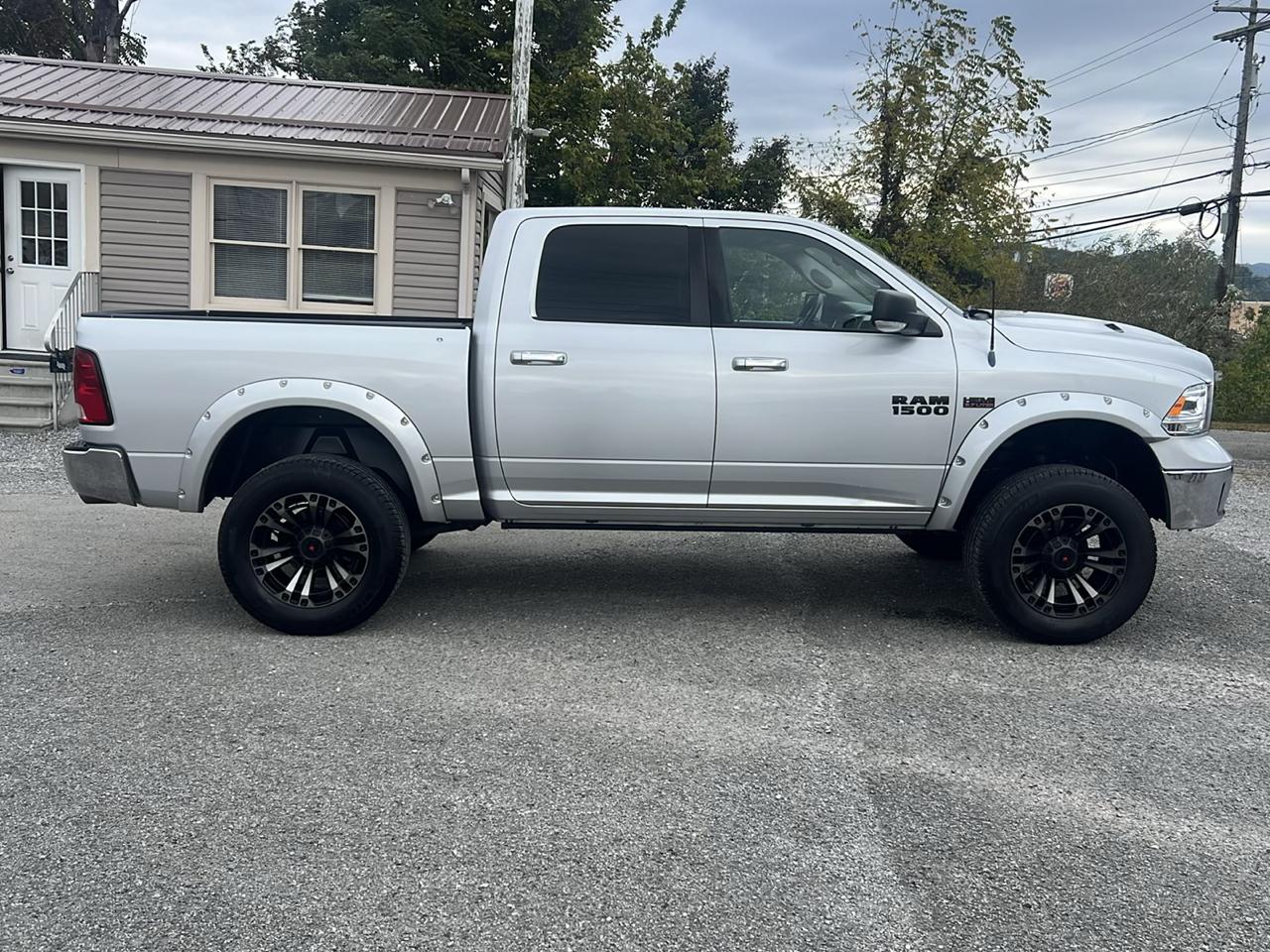 RAM 1500 4WD Crew Cab 140.5" Big Horn 2013
