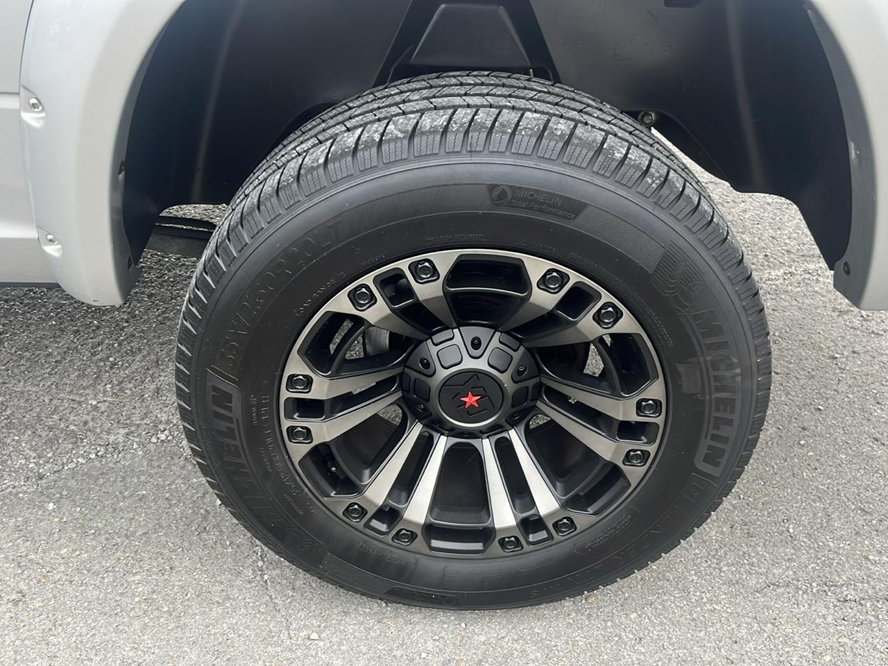 RAM 1500 4WD Crew Cab 140.5" Big Horn 2013