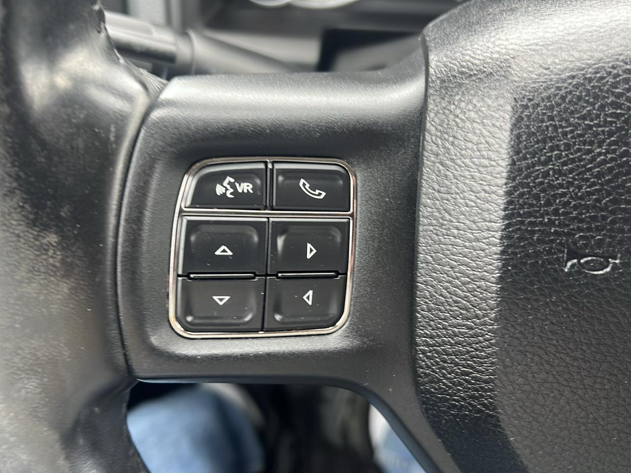 RAM 1500 4WD Crew Cab 140.5" Big Horn 2013