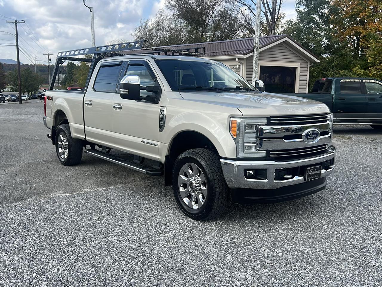 2017 Ford Super Duty F-250 SRW 4WD Crew Cab 156" Lariat