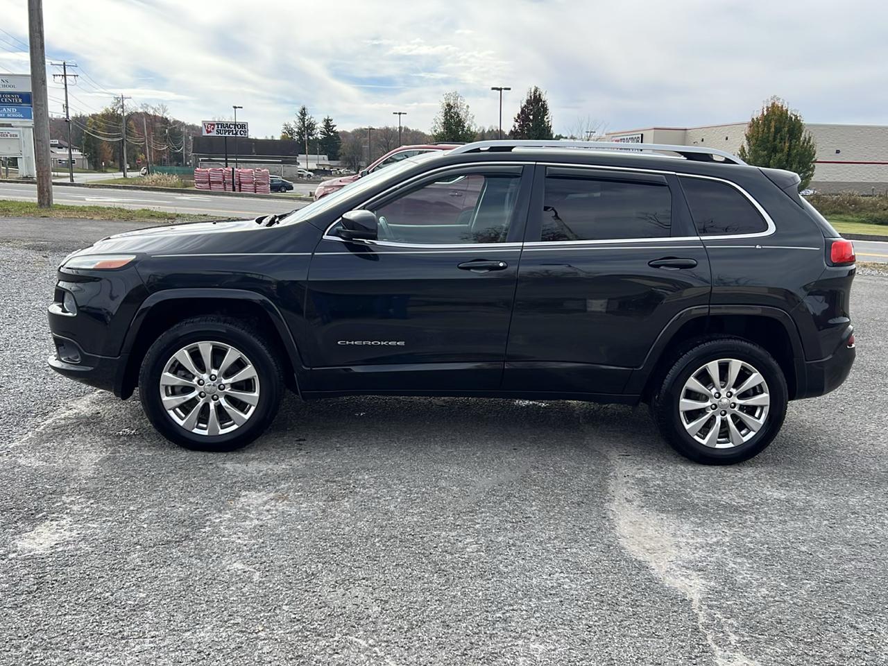 Jeep Cherokee 4WD 4dr Overland 2016