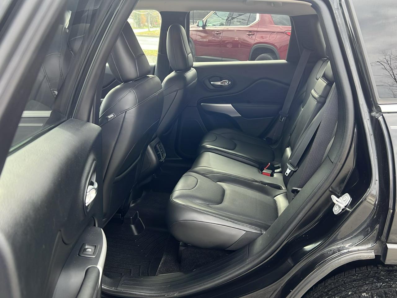 Jeep Cherokee 4WD 4dr Overland 2016