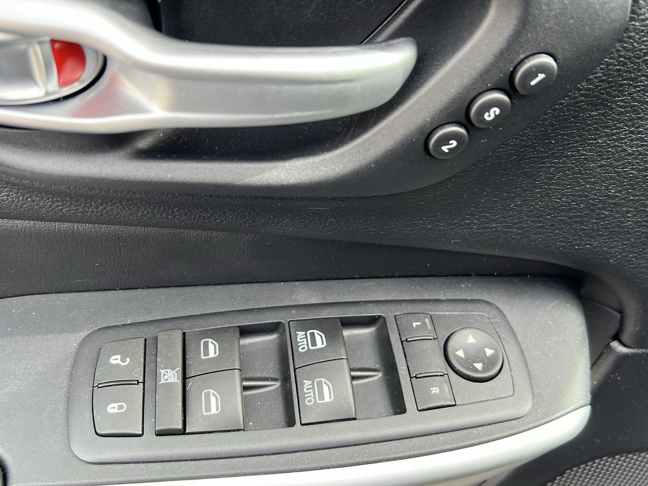 Jeep Cherokee 4WD 4dr Overland 2016