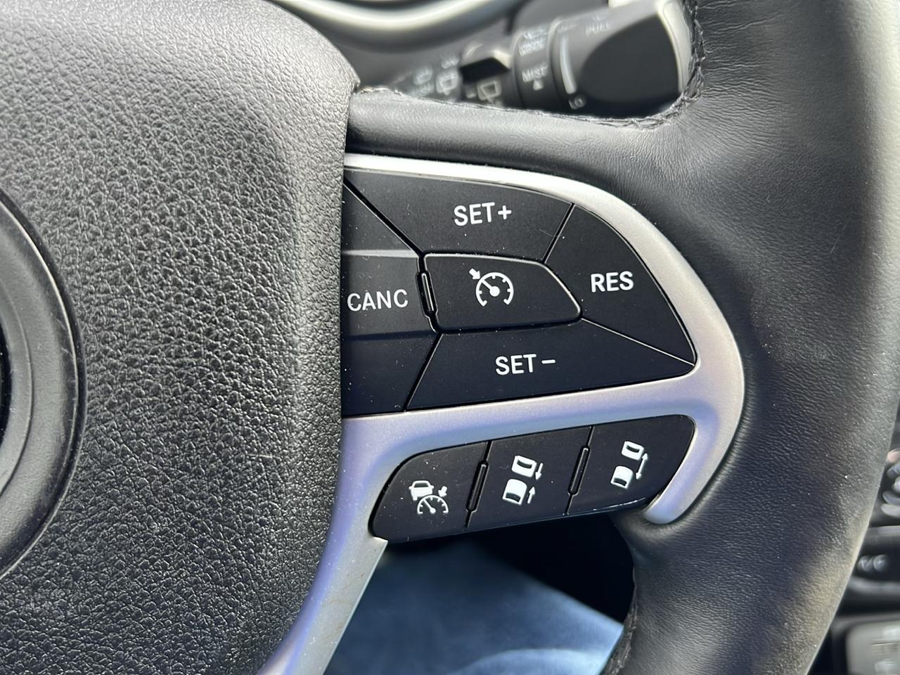 Jeep Cherokee 4WD 4dr Overland 2016