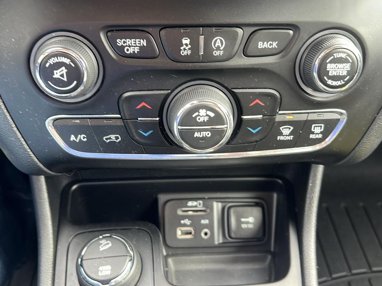 Jeep Cherokee 4WD 4dr Overland 2016