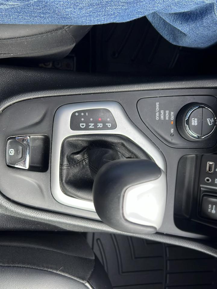 Jeep Cherokee 4WD 4dr Overland 2016