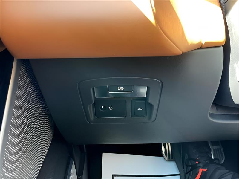 Land Rover Range Rover Velar R-Dynamic SE 2019 Land Rover Range Rover Velar R-Dynamic SE 2019