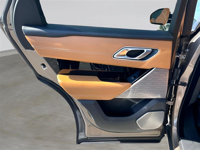 Land Rover Range Rover Velar R-Dynamic SE 2019 Land Rover Range Rover Velar R-Dynamic SE 2019