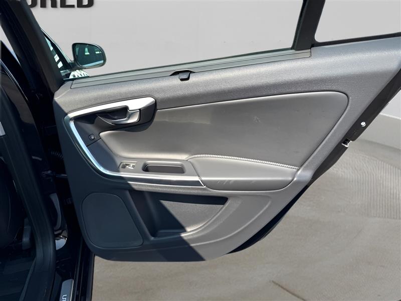 Volvo S60 T5 Inscription Platinum 2018 Volvo S60 T5 Inscription Platinum 2018