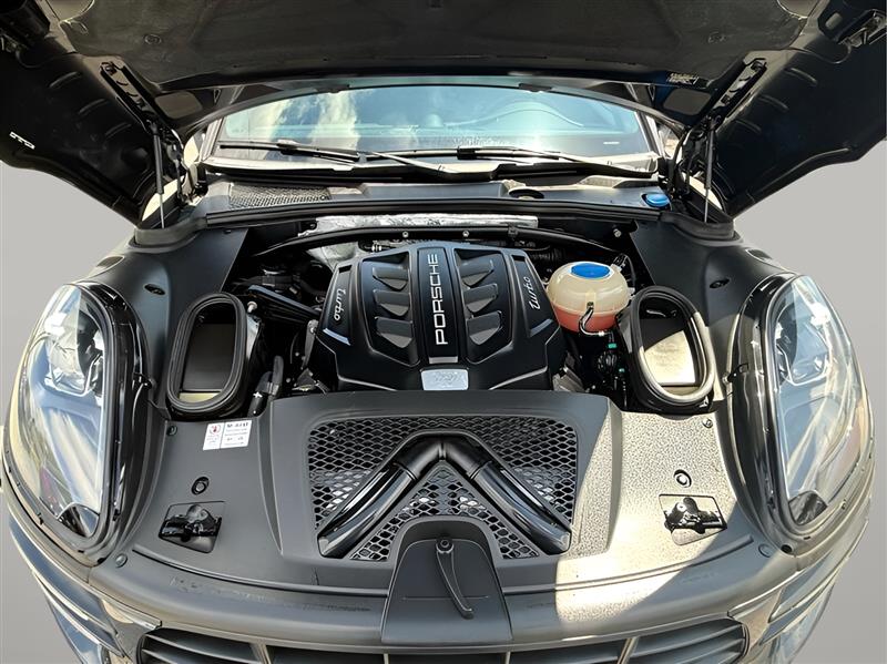 Porsche Macan Turbo 2017 Porsche Macan Turbo 2017