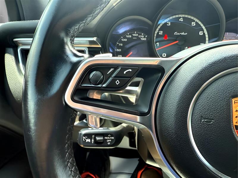 Porsche Macan Turbo 2017 Porsche Macan Turbo 2017