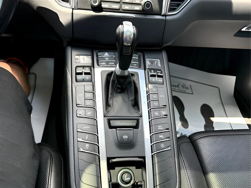 Porsche Macan Turbo 2017 Porsche Macan Turbo 2017