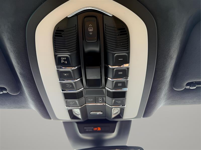 Porsche Macan Turbo 2017 Porsche Macan Turbo 2017