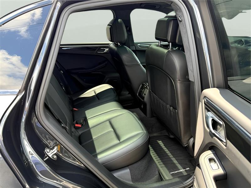 Porsche Macan Turbo 2017 Porsche Macan Turbo 2017