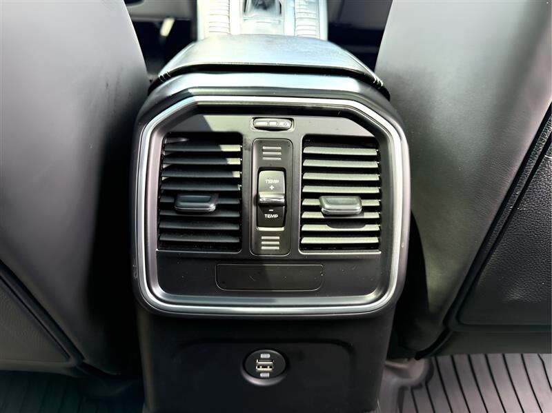 Porsche Macan Turbo 2017 Porsche Macan Turbo 2017