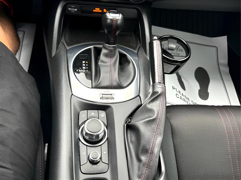 Mazda MX-5 Miata RF  2017 Mazda MX-5 Miata RF  2017