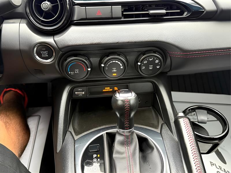 Mazda MX-5 Miata RF  2017 Mazda MX-5 Miata RF  2017