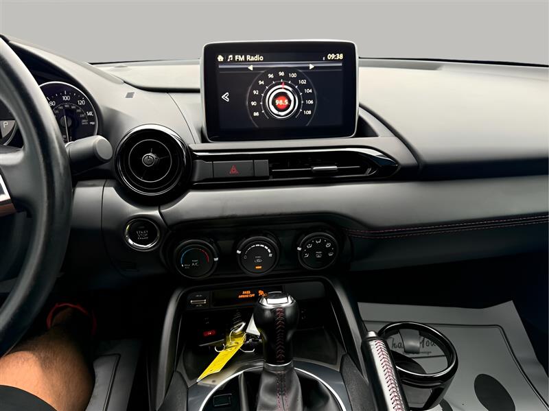 Mazda MX-5 Miata RF  2017 Mazda MX-5 Miata RF  2017