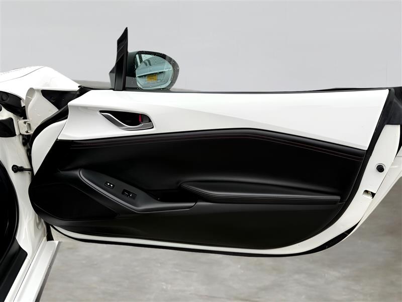 Mazda MX-5 Miata RF  2017 Mazda MX-5 Miata RF  2017