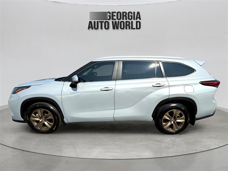 Toyota Highlander Hybrid Bronze Edition 2023 Toyota Highlander Hybrid Bronze Edition 2023