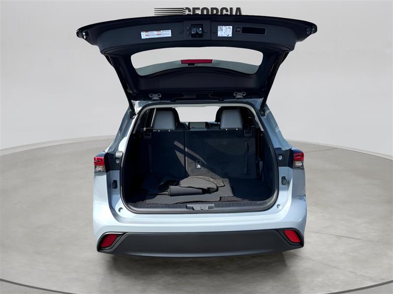 Toyota Highlander Hybrid Bronze Edition 2023 Toyota Highlander Hybrid Bronze Edition 2023