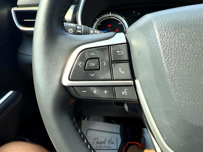 Toyota Highlander Hybrid Bronze Edition 2023 Toyota Highlander Hybrid Bronze Edition 2023